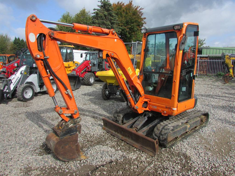Kubota U 27-4 Minibagger 21.000 EUR - Miniekskavaator: pilt 1 Kubota U 27-4 Minibagger 21.000 EUR - Miniekskavaator: pilt 1