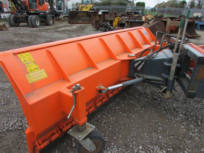 Tuchel SF 275 Schneeschild / 3.300 EUR / Top Zustand - Lisaseade - Ehitusmasinad: pilt 2 Tuchel SF 275 Schneeschild / 3.300 EUR / Top Zustand - Lisaseade - Ehitusmasinad: pilt 2