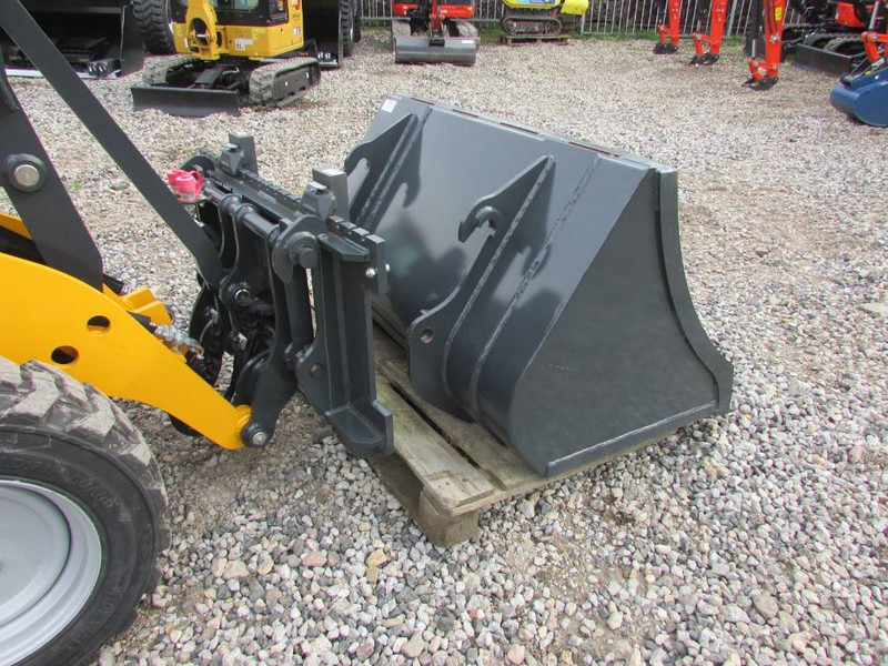 Schäffer 2428 SLT Schmalspur Radlader 32.500 Schaeffer - Kompaktroomiklaadur: pilt 3 Schäffer 2428 SLT Schmalspur Radlader 32.500 Schaeffer - Kompaktroomiklaadur: pilt 3