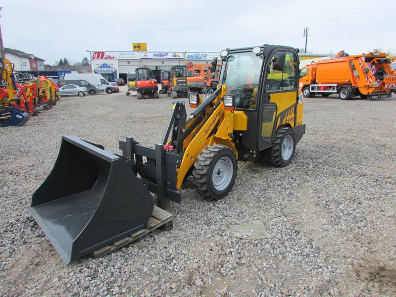 Schäffer 2428 SLT Schmalspur Radlader 32.500 Schaeffer - Kompaktroomiklaadur: pilt 1 Schäffer 2428 SLT Schmalspur Radlader 32.500 Schaeffer - Kompaktroomiklaadur: pilt 1