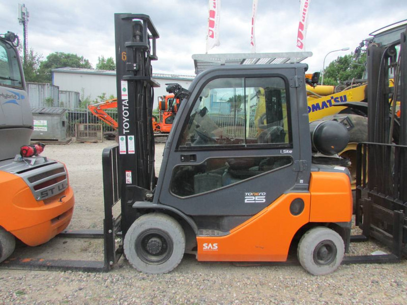 Toyota 02-8 FGF 25 Tonero 25 Gas Stapler 7.500 EUR - Gaasitõstuk: pilt 1 Toyota 02-8 FGF 25 Tonero 25 Gas Stapler 7.500 EUR - Gaasitõstuk: pilt 1
