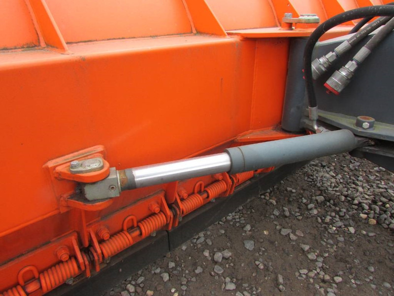 Tuchel SF 275 Schneeschild / 3.300 EUR / Top Zustand - Lumesahk - Ehitusmasinad: pilt 3 Tuchel SF 275 Schneeschild / 3.300 EUR / Top Zustand - Lumesahk - Ehitusmasinad: pilt 3