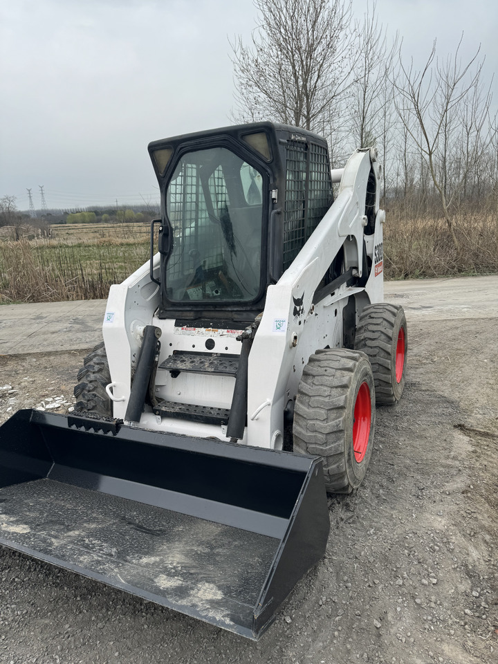 BOBCAT S300 - Kompaktlaadur: pilt 2 BOBCAT S300 - Kompaktlaadur: pilt 2