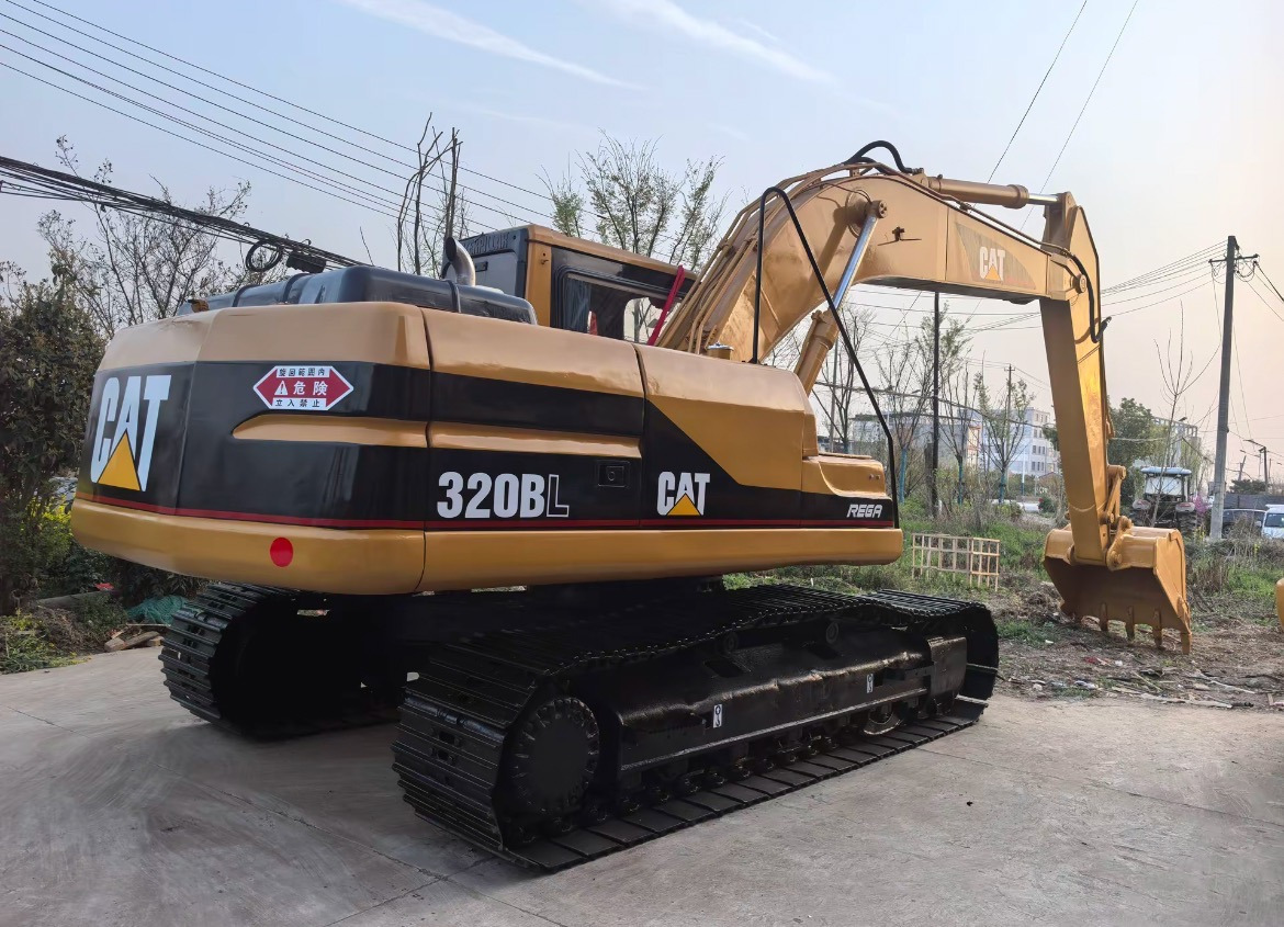 CATERPILLAR 320BL - Lintekskavaator: pilt 1 CATERPILLAR 320BL - Lintekskavaator: pilt 1