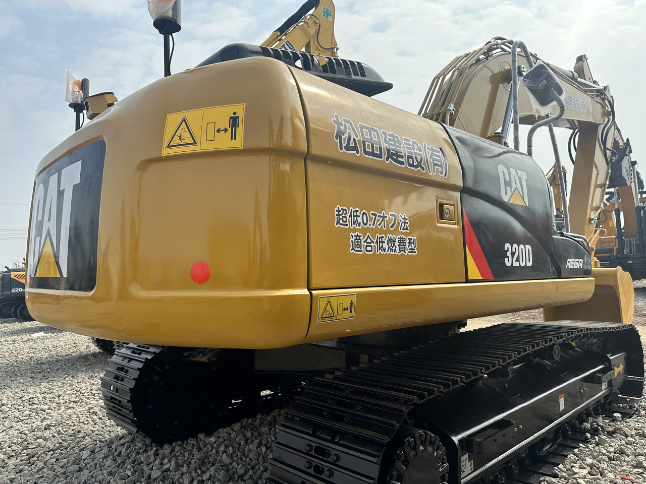 CATERPILLAR 320D2 - Ratastel ekskavaator: pilt 3 CATERPILLAR 320D2 - Ratastel ekskavaator: pilt 3