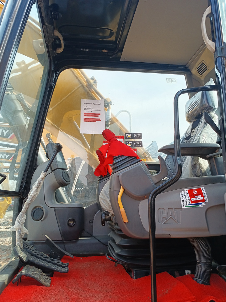 CATERPILLAR 320D2L - Lintekskavaator: pilt 5 CATERPILLAR 320D2L - Lintekskavaator: pilt 5