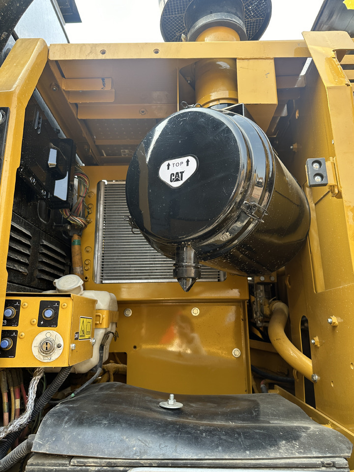 CATERPILLAR 329D2L - Lintekskavaator: pilt 3 CATERPILLAR 329D2L - Lintekskavaator: pilt 3