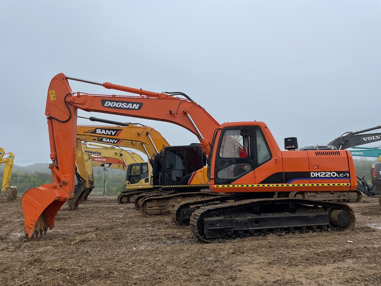 DOOSAN DH220 - Lintekskavaator: pilt 1 DOOSAN DH220 - Lintekskavaator: pilt 1
