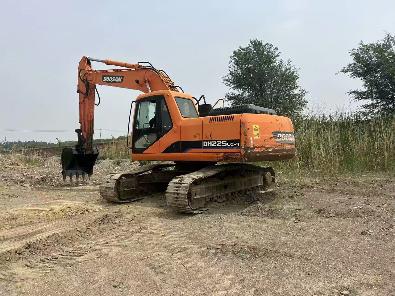 DOOSAN DH225LC-7 - Lintekskavaator: pilt 2 DOOSAN DH225LC-7 - Lintekskavaator: pilt 2