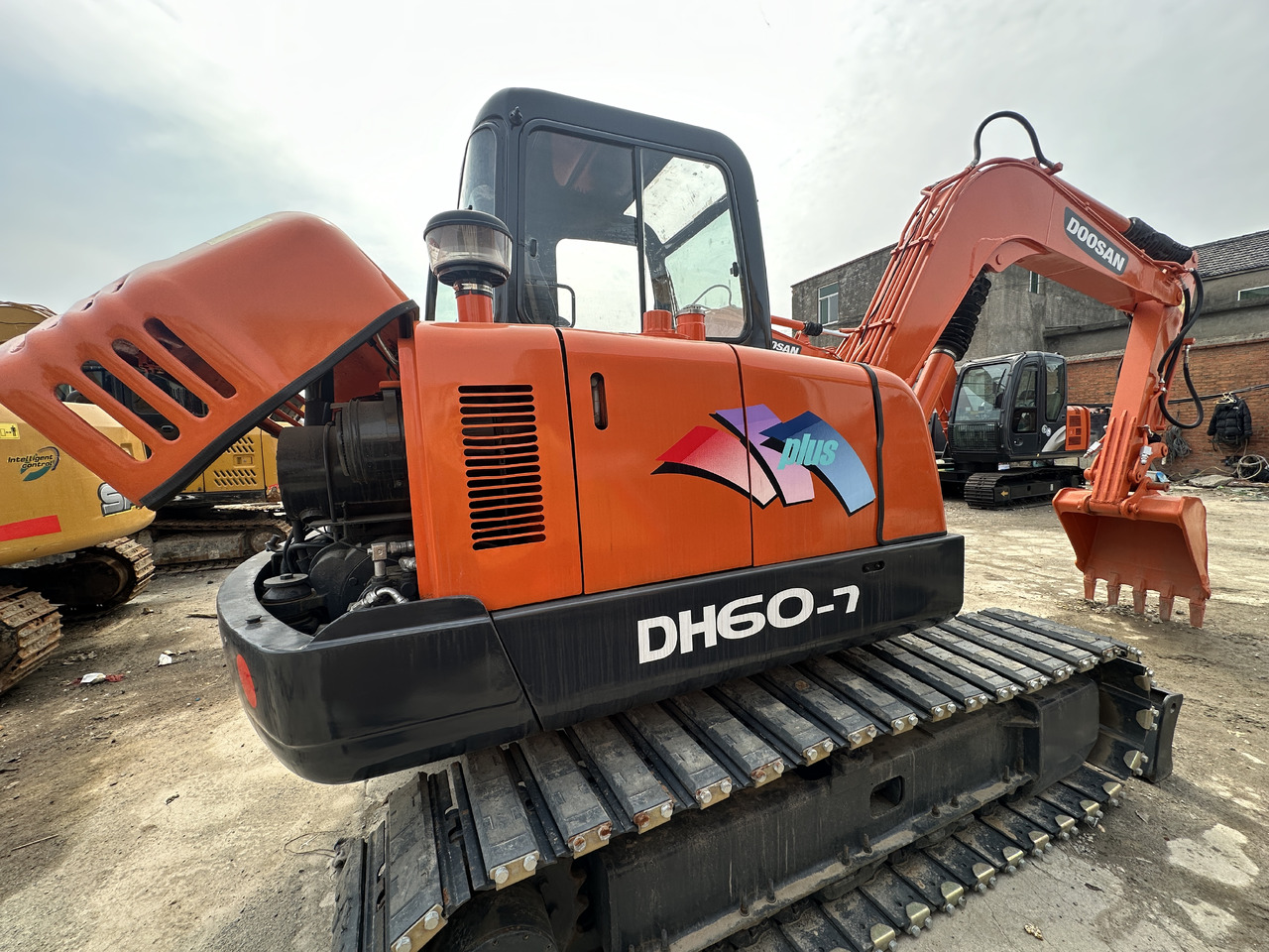 DOOSAN DH60-7 - Lintekskavaator: pilt 1 DOOSAN DH60-7 - Lintekskavaator: pilt 1