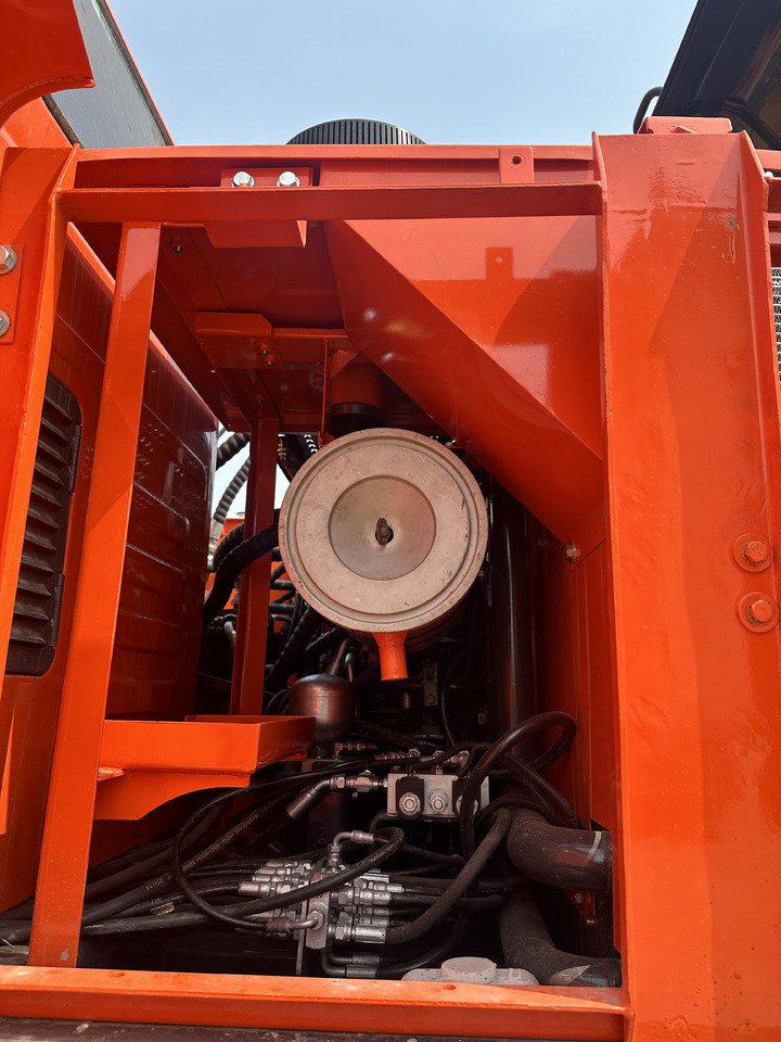 DOOSAN DX225LC-9C - Lintekskavaator: pilt 4 DOOSAN DX225LC-9C - Lintekskavaator: pilt 4