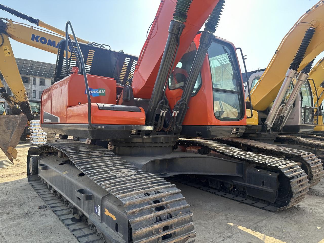 Doosan DX300-9C - Lintekskavaator: pilt 2 Doosan DX300-9C - Lintekskavaator: pilt 2