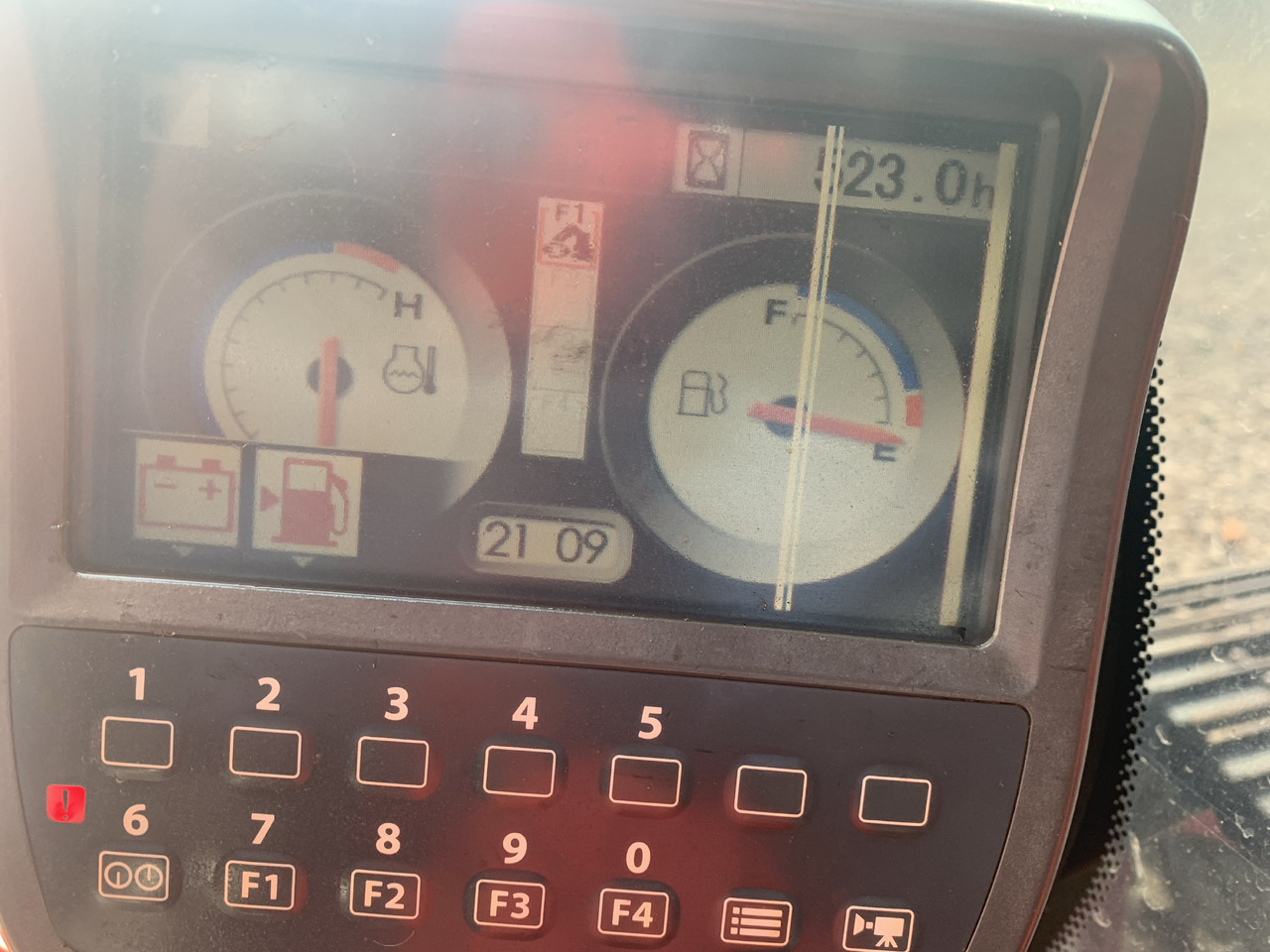 HITACHI ZX200-3 - Lintekskavaator: pilt 5 HITACHI ZX200-3 - Lintekskavaator: pilt 5