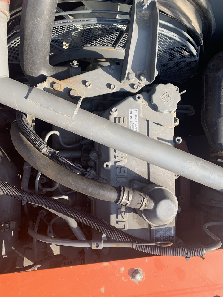 HITACHI ZX200-3 - Lintekskavaator: pilt 4 HITACHI ZX200-3 - Lintekskavaator: pilt 4