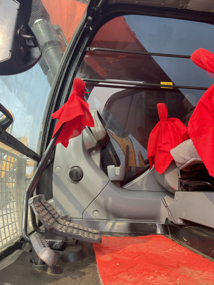 HITACHI ZX240 - Lintekskavaator: pilt 5 HITACHI ZX240 - Lintekskavaator: pilt 5