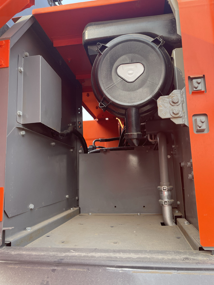 HITACHI ZX240 - Lintekskavaator: pilt 2 HITACHI ZX240 - Lintekskavaator: pilt 2