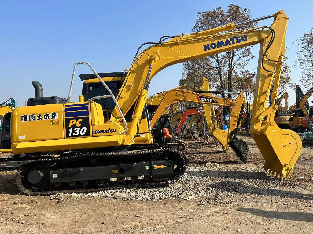 KOMATSU PC 130-8 - Lintekskavaator: pilt 1 KOMATSU PC 130-8 - Lintekskavaator: pilt 1