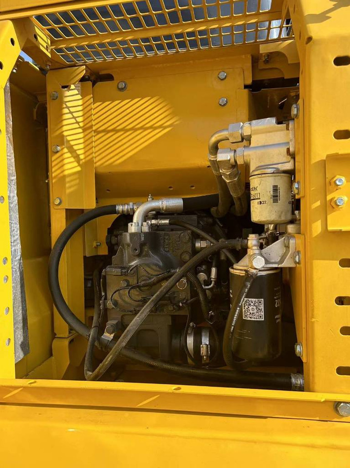 Lintekskavaator KOMATSU PC 130-8: pilt 6