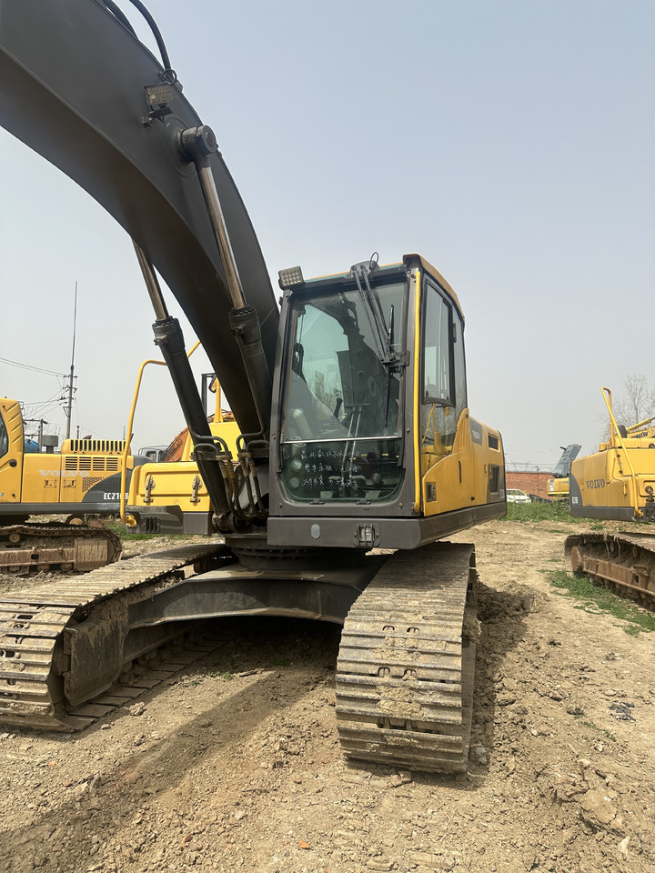 VOLVO EC220D - Lintekskavaator: pilt 2 VOLVO EC220D - Lintekskavaator: pilt 2