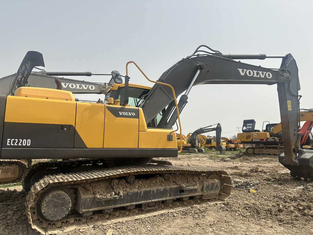 VOLVO EC220D - Lintekskavaator: pilt 3 VOLVO EC220D - Lintekskavaator: pilt 3
