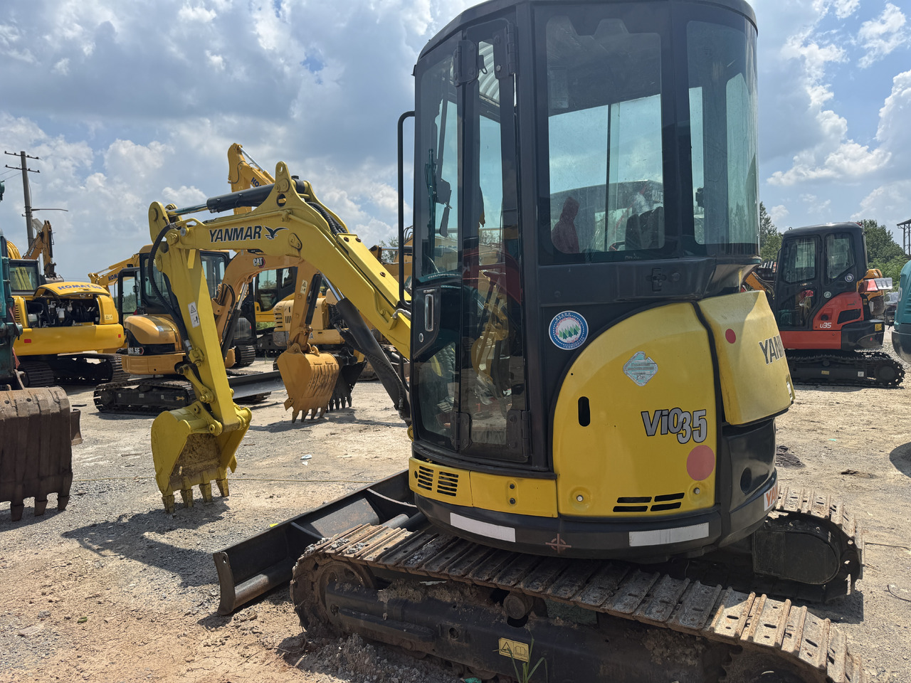 YANMAR VIO35-6 - Miniekskavaator: pilt 1 YANMAR VIO35-6 - Miniekskavaator: pilt 1