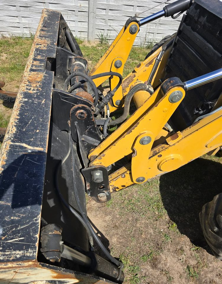 Ekskavaator-laadur Caterpillar: pilt 6