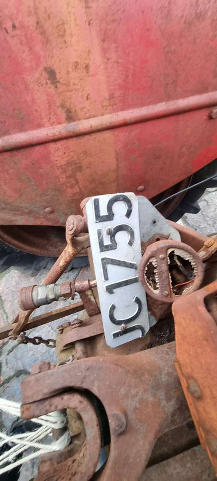 1958 Massey Ferguson MF 35 traktor (rep.-objekt) - Traktor: pilt 3 1958 Massey Ferguson MF 35 traktor (rep.-objekt) - Traktor: pilt 3