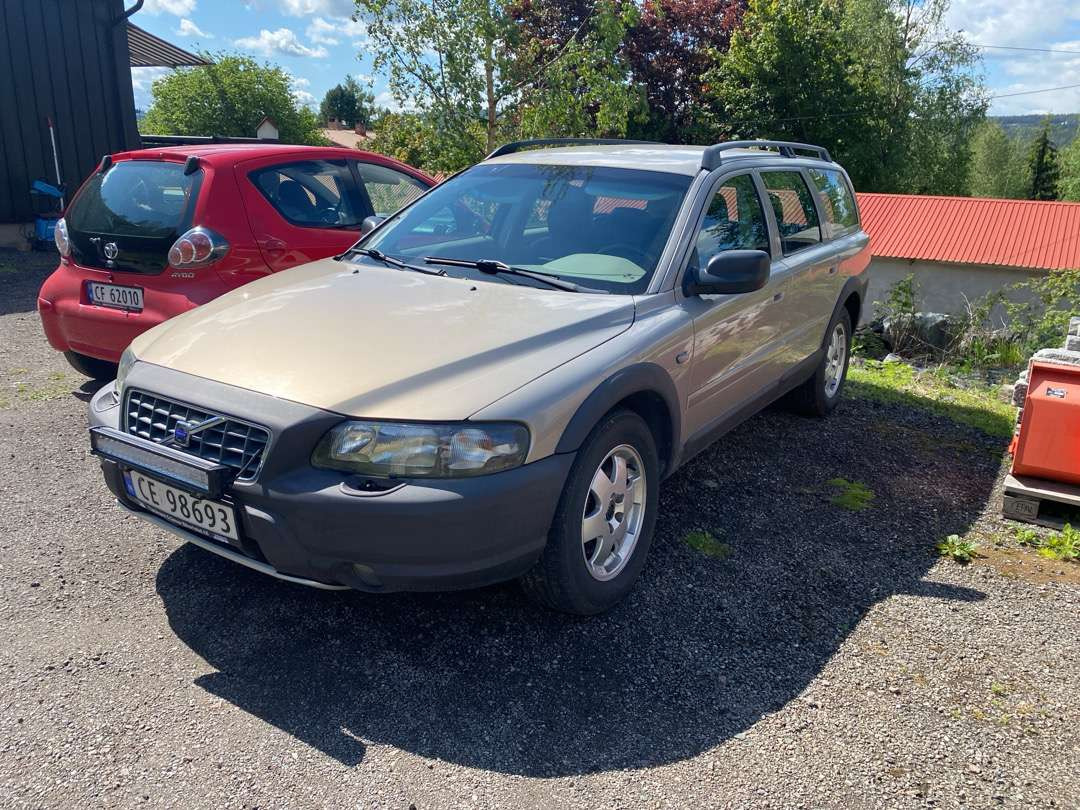 2001 Volvo XC70 EU-GODKJENT (rep.-objekt) - Auto: pilt 1 2001 Volvo XC70 EU-GODKJENT (rep.-objekt) - Auto: pilt 1