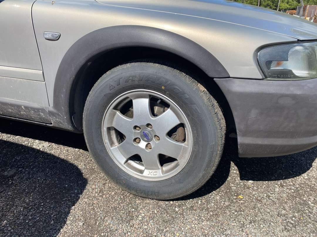 2001 Volvo XC70 EU-GODKJENT (rep.-objekt) - Auto: pilt 4 2001 Volvo XC70 EU-GODKJENT (rep.-objekt) - Auto: pilt 4