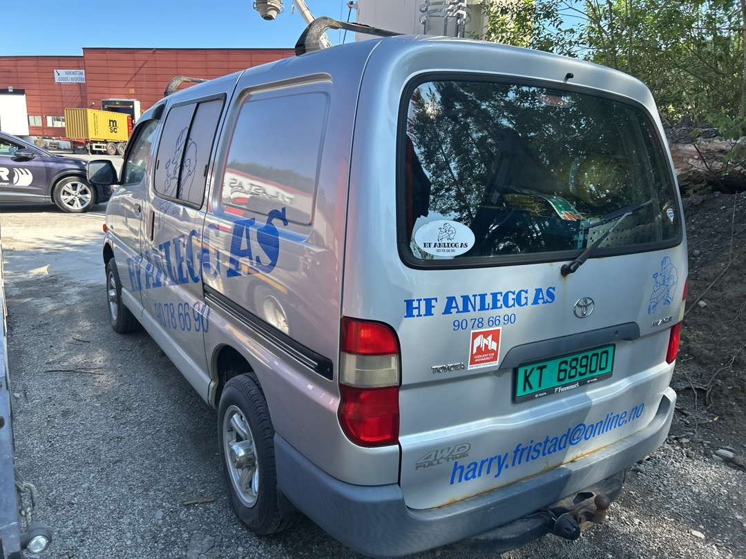 2005 Varebil TOYOTA HIACE 4WD EU-Godkjent - Kaubik: pilt 4 2005 Varebil TOYOTA HIACE 4WD EU-Godkjent - Kaubik: pilt 4