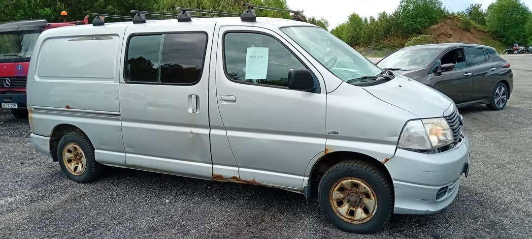 2008 Toyota Hiace 4WD og 2007 Toyota Hiace selges samlet - Auto: pilt 3 2008 Toyota Hiace 4WD og 2007 Toyota Hiace selges samlet - Auto: pilt 3