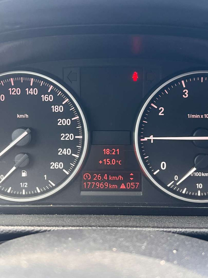 Sedaan 2009 BMW 316i Facelift (se mangellapp) - rep.-objekt: pilt 14