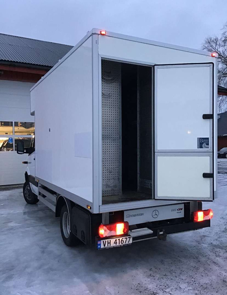 2012 Mercedes-Benz Sprinter EU-GODKJENT SVÆRT LAV KM! - Kasti veoauto: pilt 4 2012 Mercedes-Benz Sprinter EU-GODKJENT SVÆRT LAV KM! - Kasti veoauto: pilt 4