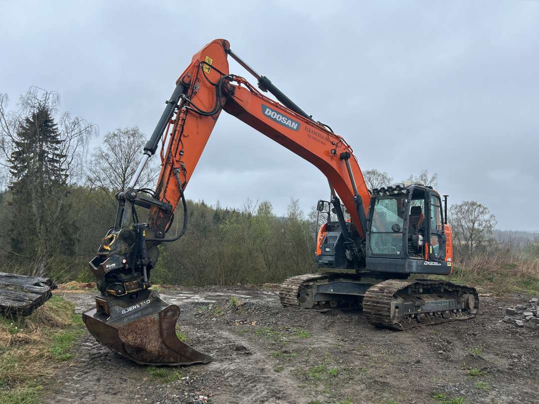 2018 Beltegraver 24 tonn Doosan DX 235LCR S 70-feste - Ekskavaator: pilt 1 2018 Beltegraver 24 tonn Doosan DX 235LCR S 70-feste - Ekskavaator: pilt 1