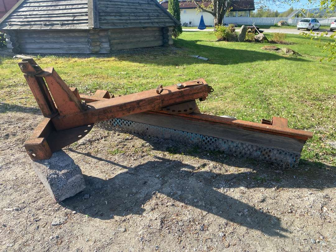 Helt og fint brøyteskjær - Tera: pilt 1 Helt og fint brøyteskjær - Tera: pilt 1