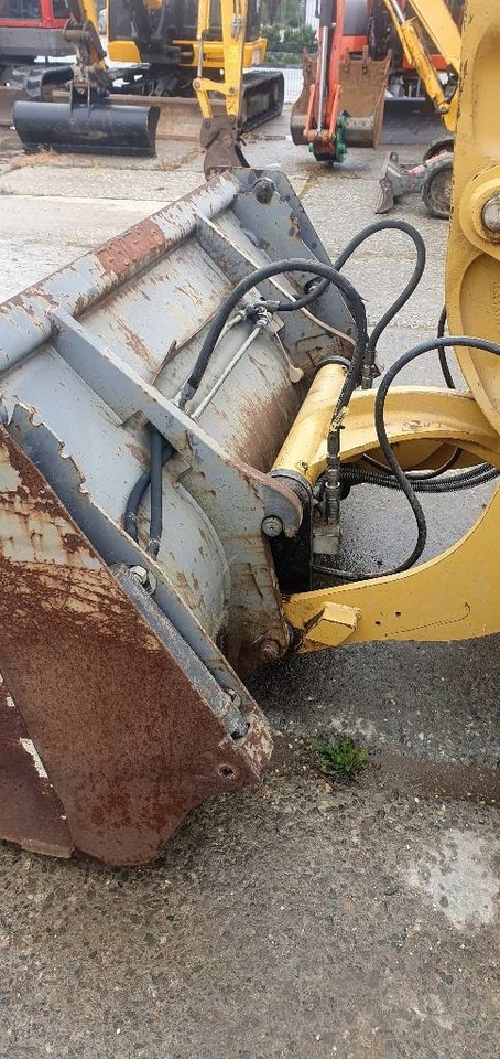 CAT 906M - Rataslaadur: pilt 2 CAT 906M - Rataslaadur: pilt 2