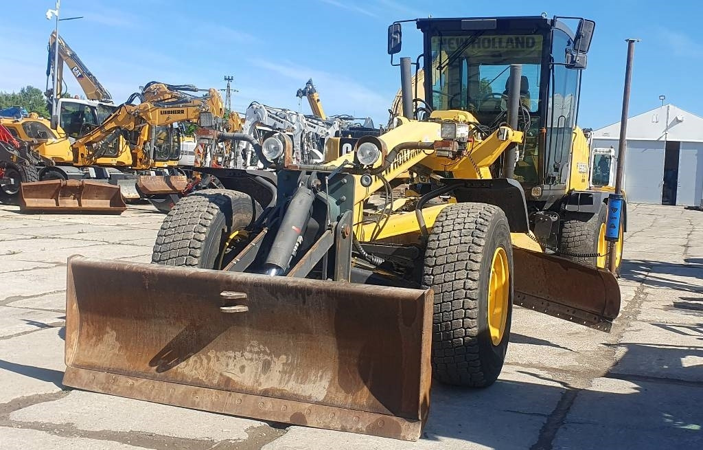 New Holland F 156.7 A - Teehöövel: pilt 1 New Holland F 156.7 A - Teehöövel: pilt 1