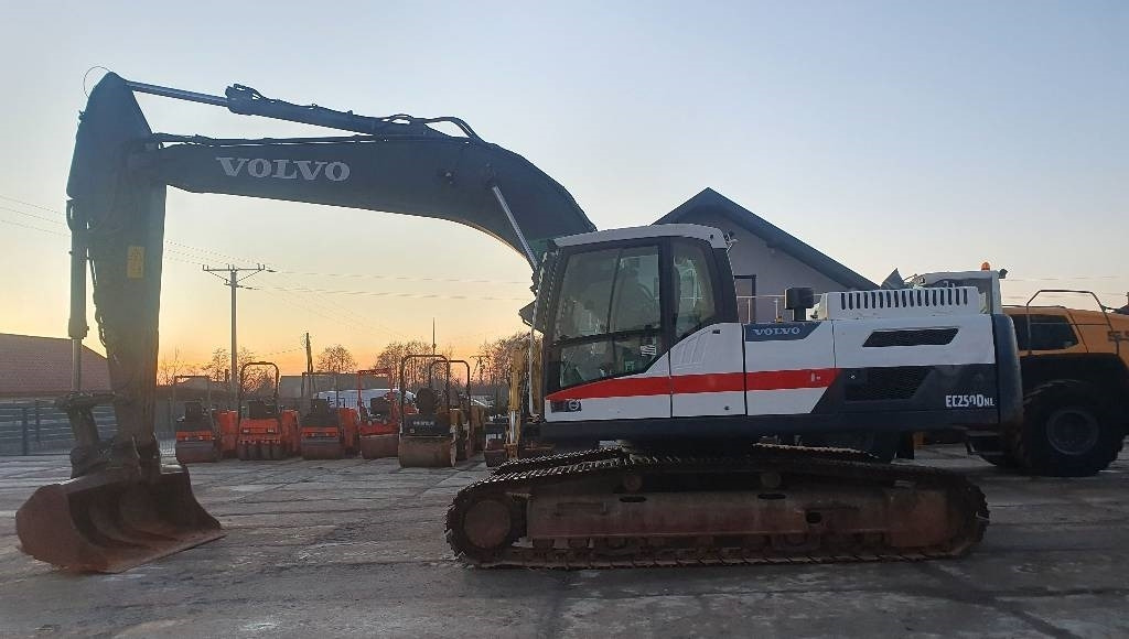 Volvo EC 250 D N L - Lintekskavaator: pilt 2 Volvo EC 250 D N L - Lintekskavaator: pilt 2