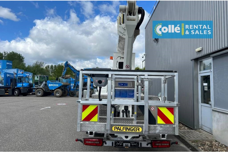 Palfinger P 300 KS | 2023 - Veoautolt tõusev platvorm: pilt 4 Palfinger P 300 KS | 2023 - Veoautolt tõusev platvorm: pilt 4