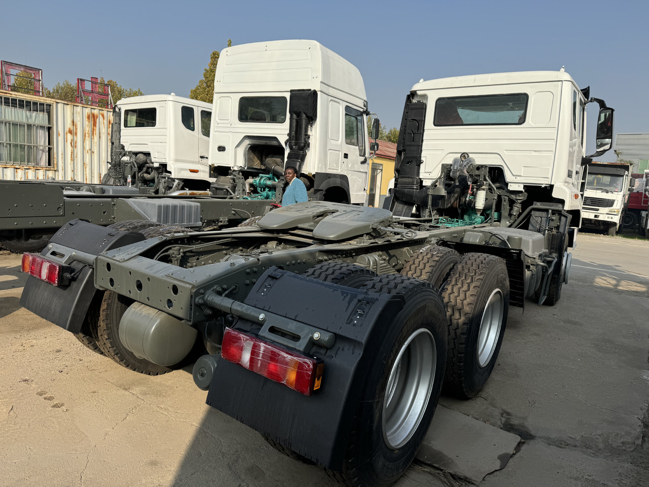 SINOTRUCK HOWO - Sadulveok: pilt 3 SINOTRUCK HOWO - Sadulveok: pilt 3