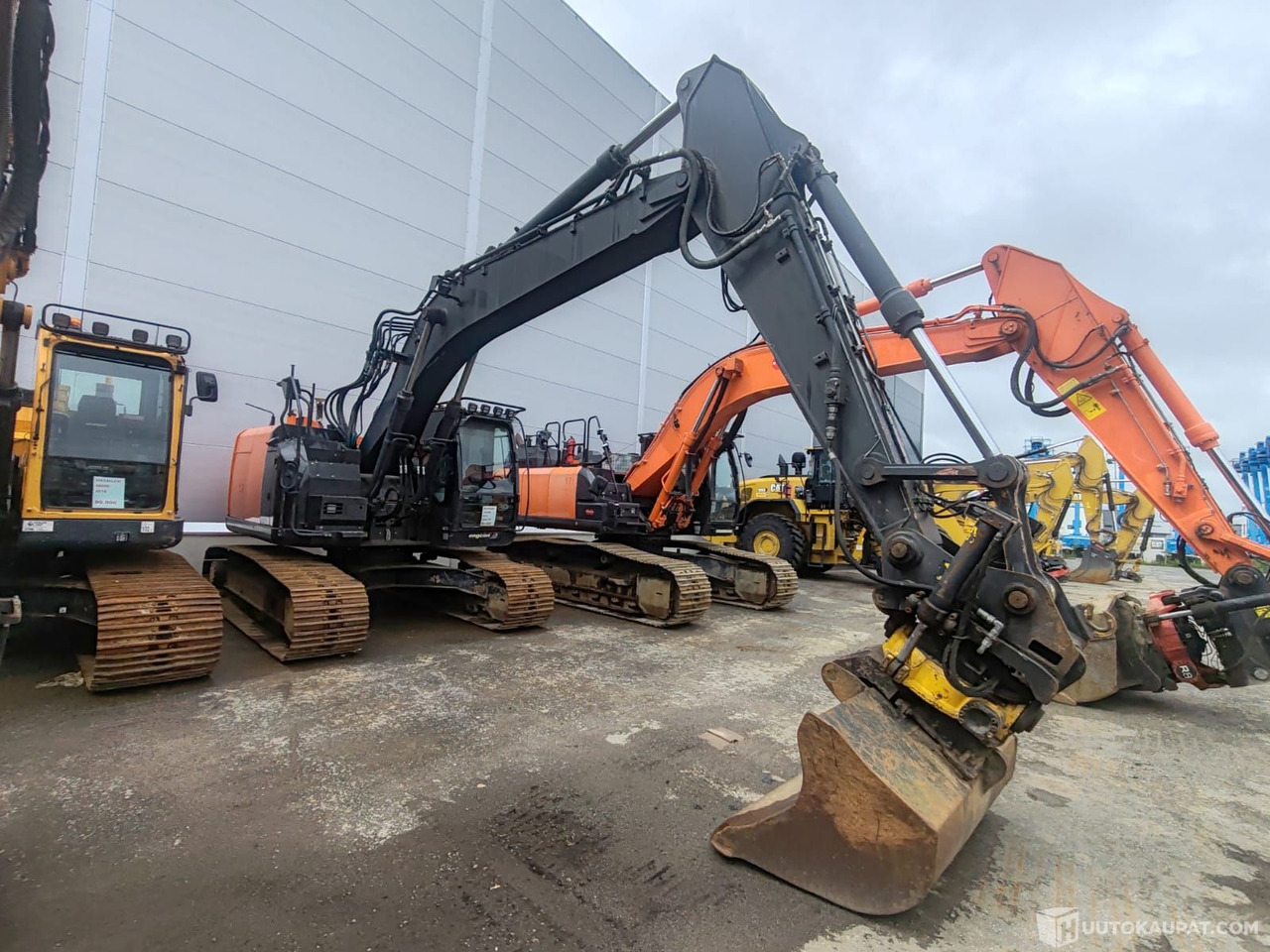 Hitachi ZX225USRLC-6 Leica 3D, 2017, 10 269 h Kaivinkone, Pirkkala - Ehitusmasinad: pilt 2 Hitachi ZX225USRLC-6 Leica 3D, 2017, 10 269 h Kaivinkone, Pirkkala - Ehitusmasinad: pilt 2