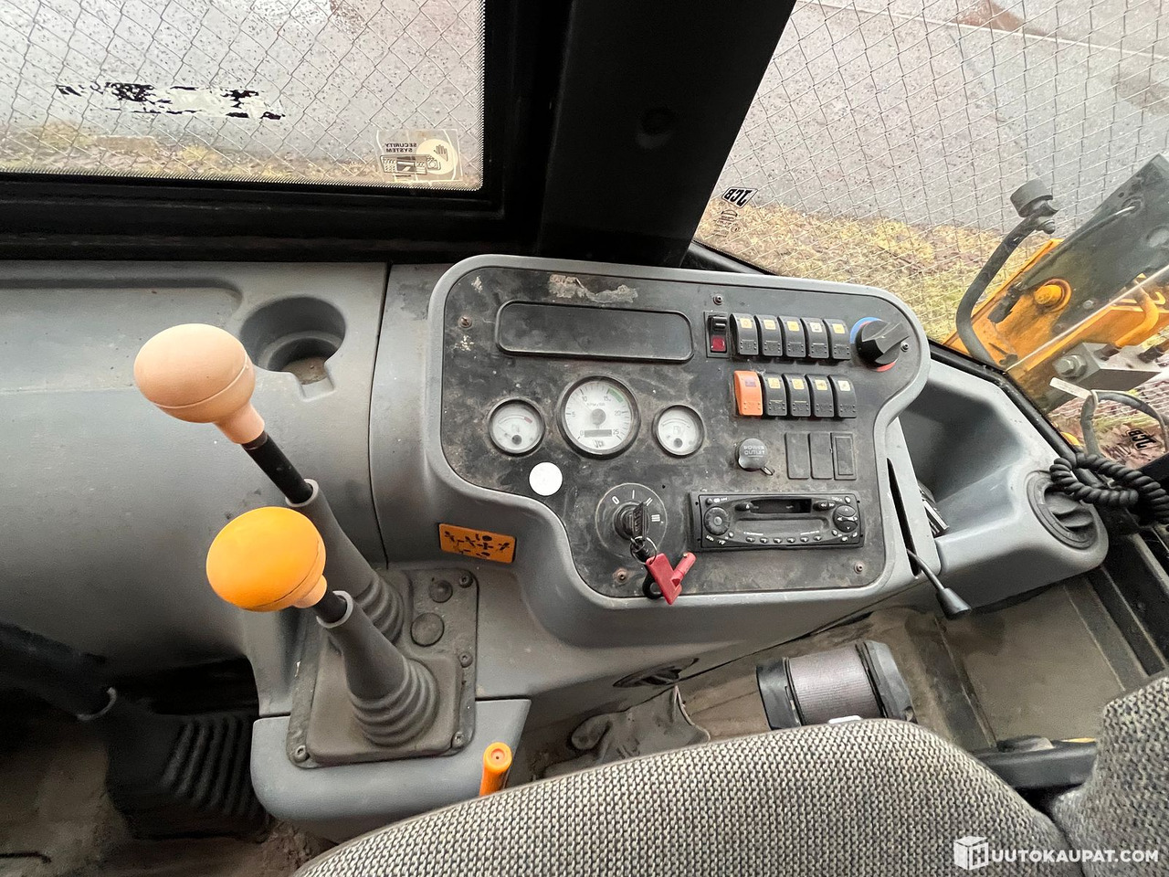 JCB 2CX-4X4/192, backhoe loader, 2001, Helsinki liising JCB 2CX-4X4/192, backhoe loader, 2001, Helsinki: pilt 19 JCB 2CX-4X4/192, backhoe loader, 2001, Helsinki liising JCB 2CX-4X4/192, backhoe loader, 2001, Helsinki: pilt 19