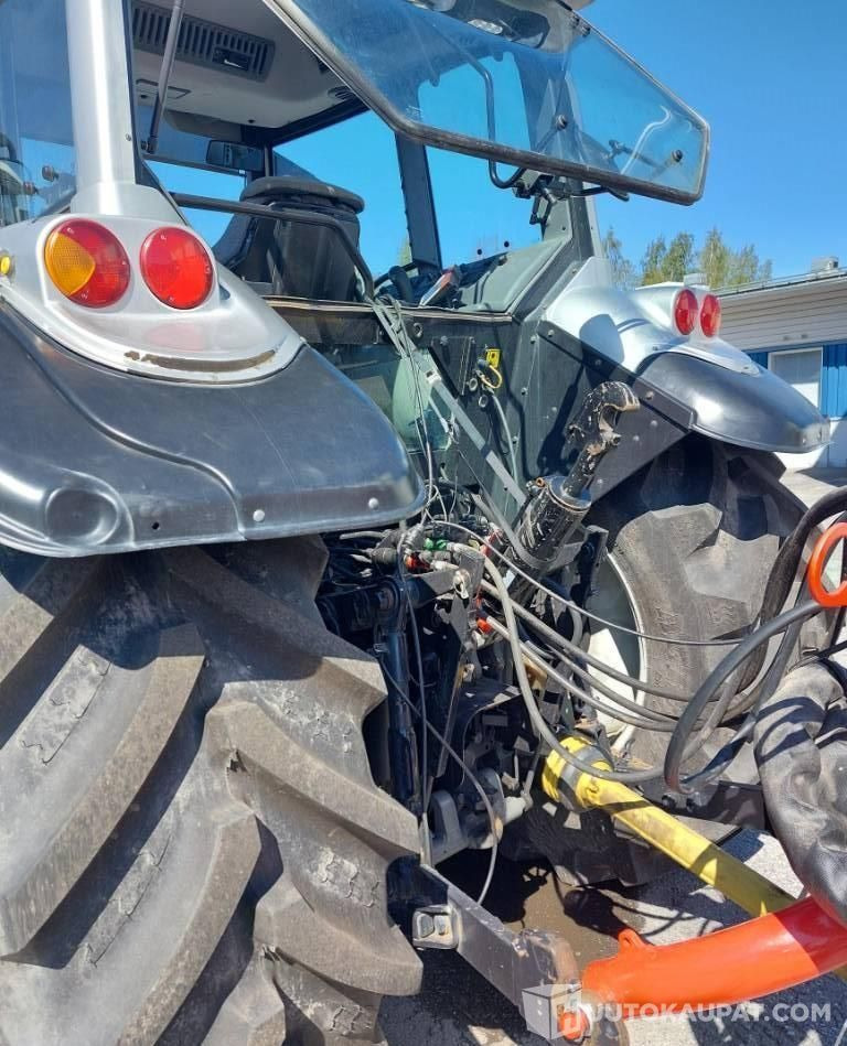 Valtra M 120 E, VAIN 2932 h, Okraspecial, 2004, Kokkola - Põllutööseade: pilt 5 Valtra M 120 E, VAIN 2932 h, Okraspecial, 2004, Kokkola - Põllutööseade: pilt 5