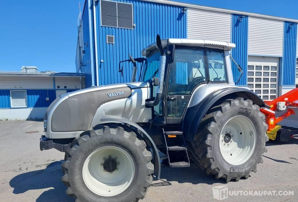 Valtra M 120 E, VAIN 2932 h, Okraspecial, 2004, Kokkola - Põllutööseade: pilt 1 Valtra M 120 E, VAIN 2932 h, Okraspecial, 2004, Kokkola - Põllutööseade: pilt 1
