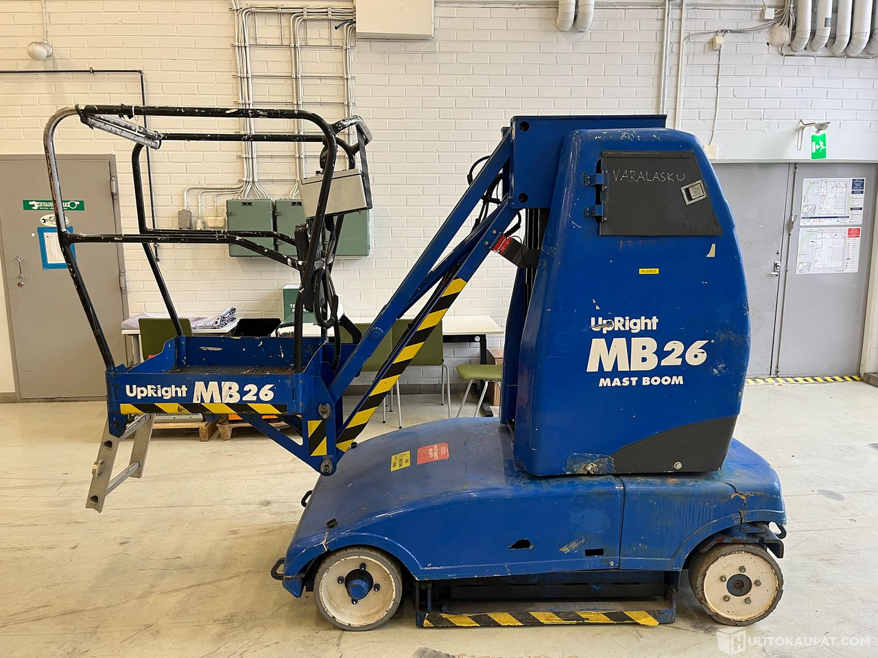 UpRight MB 26, 2002 Kuukulkija, Vantaa - Masttõstuk: pilt 1 UpRight MB 26, 2002 Kuukulkija, Vantaa - Masttõstuk: pilt 1