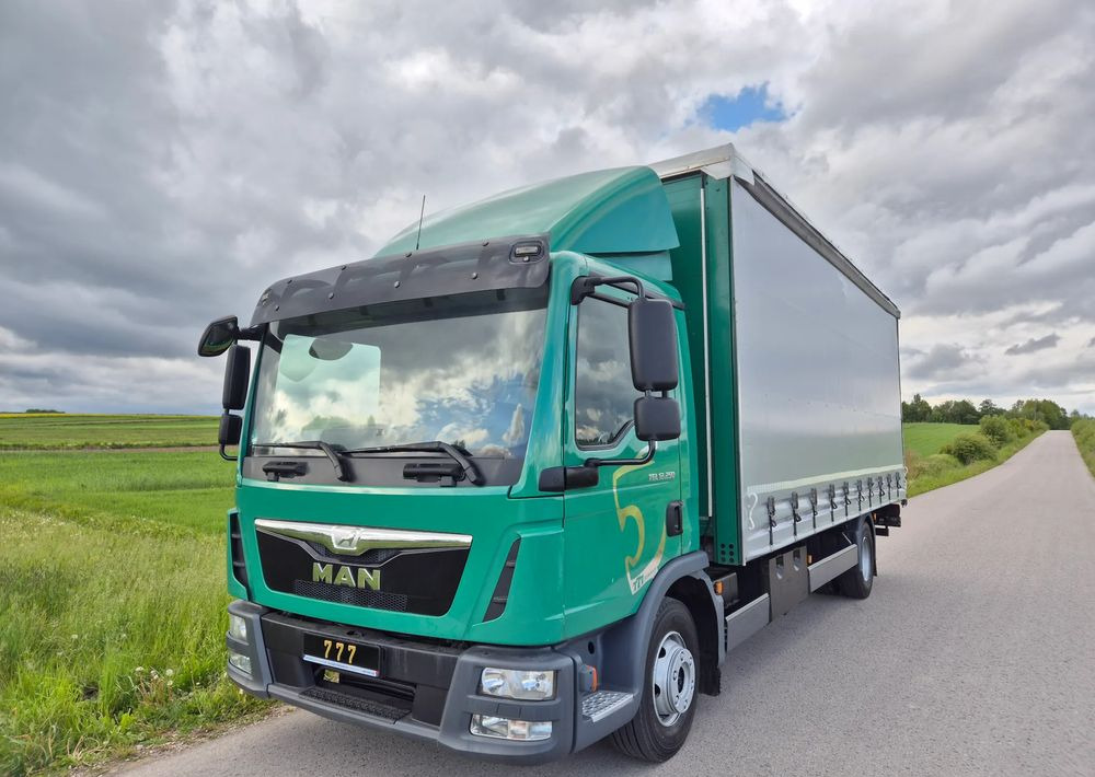 MAN TGL 12.250 6.2m AUTOMAT KLIMA z Niemiec ESP nowe opony EURO 6 / 4.75 rozstaw / zawiesie na wózek widłowy / TOP STAN / okazja nauka jazdy MOŻLIWOŚĆ DOSTOSOWANIA 12t - Tent veoauto: pilt 3 MAN TGL 12.250 6.2m AUTOMAT KLIMA z Niemiec ESP nowe opony EURO 6 / 4.75 rozstaw / zawiesie na wózek widłowy / TOP STAN / okazja nauka jazdy MOŻLIWOŚĆ DOSTOSOWANIA 12t - Tent veoauto: pilt 3