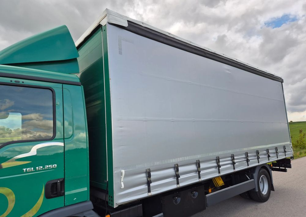 MAN TGL 12.250 6.2m AUTOMAT KLIMA z Niemiec ESP nowe opony EURO 6 / 4.75 rozstaw / zawiesie na wózek widłowy / TOP STAN / okazja nauka jazdy MOŻLIWOŚĆ DOSTOSOWANIA 12t - Tent veoauto: pilt 4 MAN TGL 12.250 6.2m AUTOMAT KLIMA z Niemiec ESP nowe opony EURO 6 / 4.75 rozstaw / zawiesie na wózek widłowy / TOP STAN / okazja nauka jazdy MOŻLIWOŚĆ DOSTOSOWANIA 12t - Tent veoauto: pilt 4