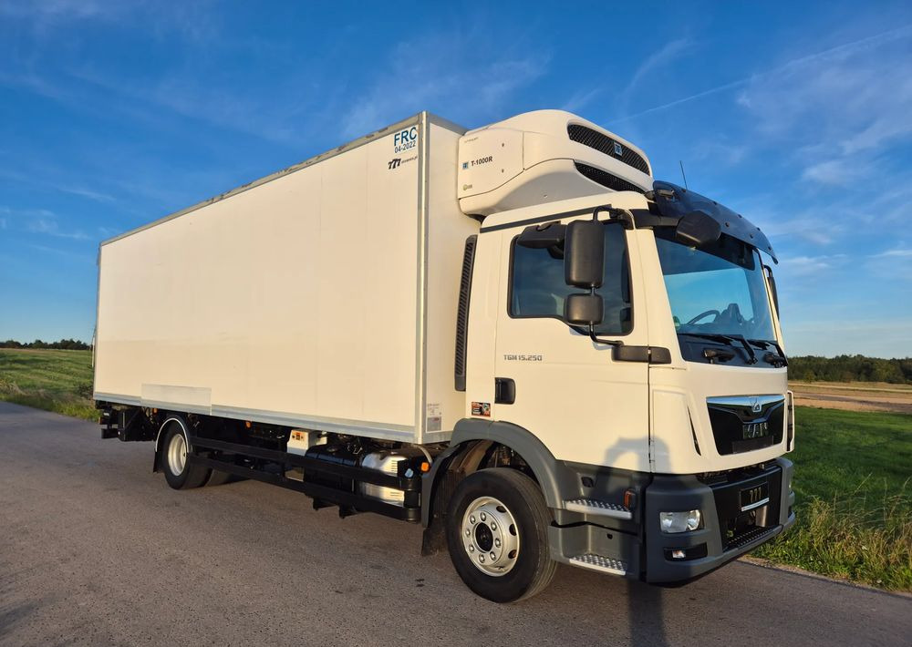 MAN TGM 15.250 7.5m winda AUTOMAT KLIMA z Niemiec EURO 6 / CHŁODNIA T-1000R THERMOKING - Külmutiga veoauto: pilt 2 MAN TGM 15.250 7.5m winda AUTOMAT KLIMA z Niemiec EURO 6 / CHŁODNIA T-1000R THERMOKING - Külmutiga veoauto: pilt 2