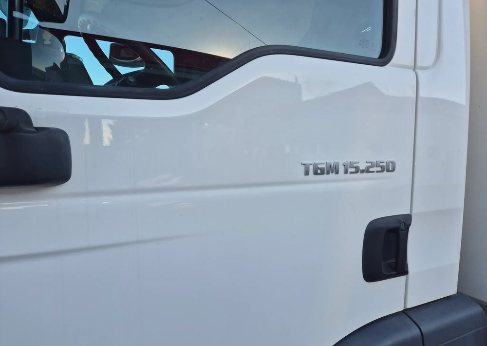 MAN TGM 15.250 7.5m winda AUTOMAT KLIMA z Niemiec EURO 6 / CHŁODNIA T-1000R THERMOKING - Külmutiga veoauto: pilt 4 MAN TGM 15.250 7.5m winda AUTOMAT KLIMA z Niemiec EURO 6 / CHŁODNIA T-1000R THERMOKING - Külmutiga veoauto: pilt 4