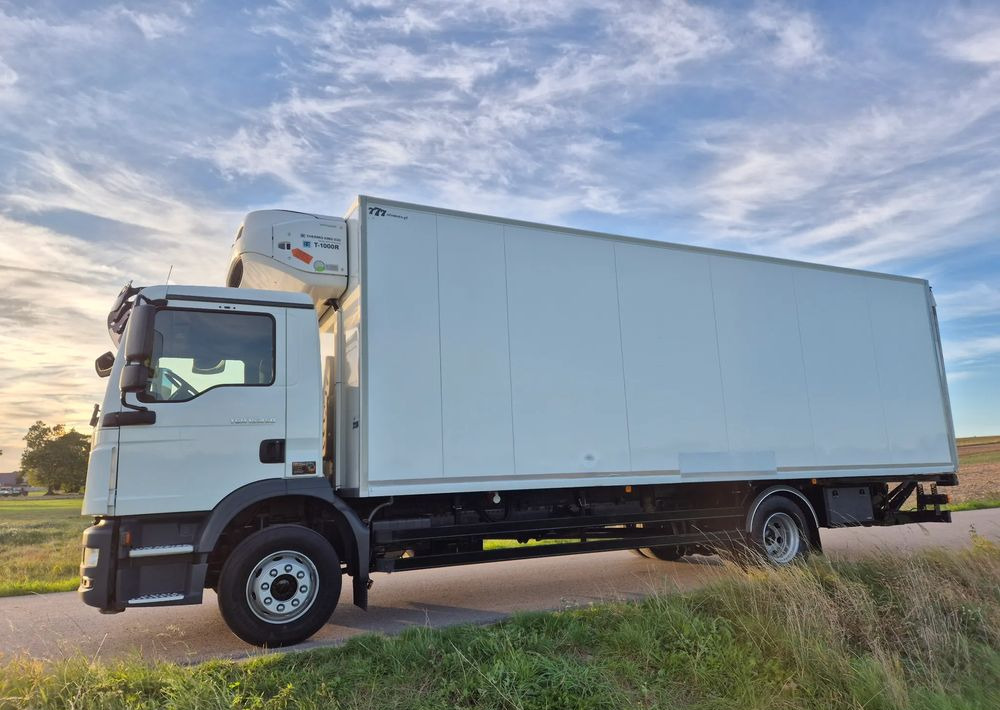 MAN TGM 15.250 7.5m winda AUTOMAT KLIMA z Niemiec EURO 6 / CHŁODNIA T-1000R THERMOKING - Külmutiga veoauto: pilt 4 MAN TGM 15.250 7.5m winda AUTOMAT KLIMA z Niemiec EURO 6 / CHŁODNIA T-1000R THERMOKING - Külmutiga veoauto: pilt 4